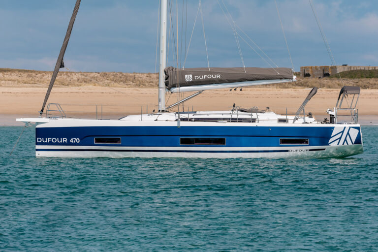 luxury-sailing-yachts-dufour-470-boat-photo-anchorage-6-1