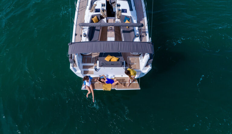 luxury-sailing-yachts-dufour-470-boat-photo-lifestyle-10