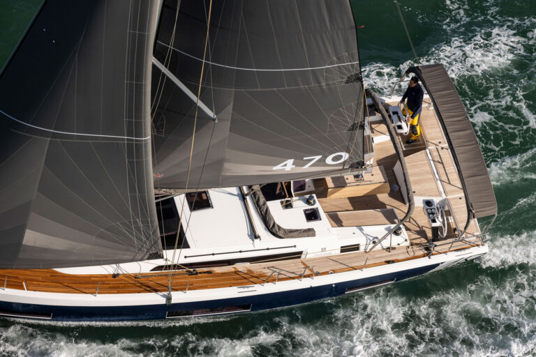 luxury-sailing-yachts-dufour-470-boat-photo-sail-1