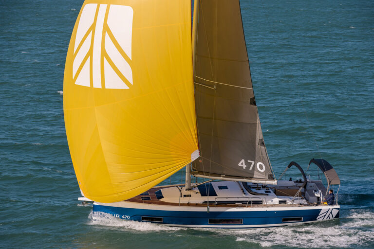 luxury-sailing-yachts-dufour-470-boat-photo-sail-2