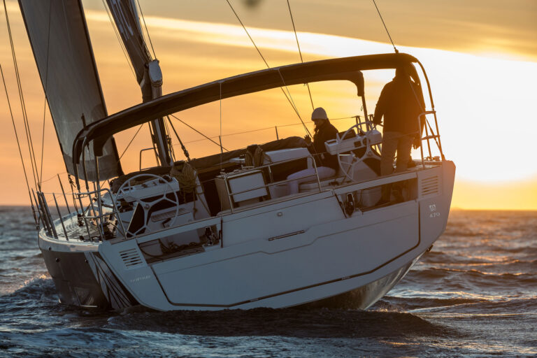 luxury-sailing-yachts-dufour-470-boat-photo-sail-8